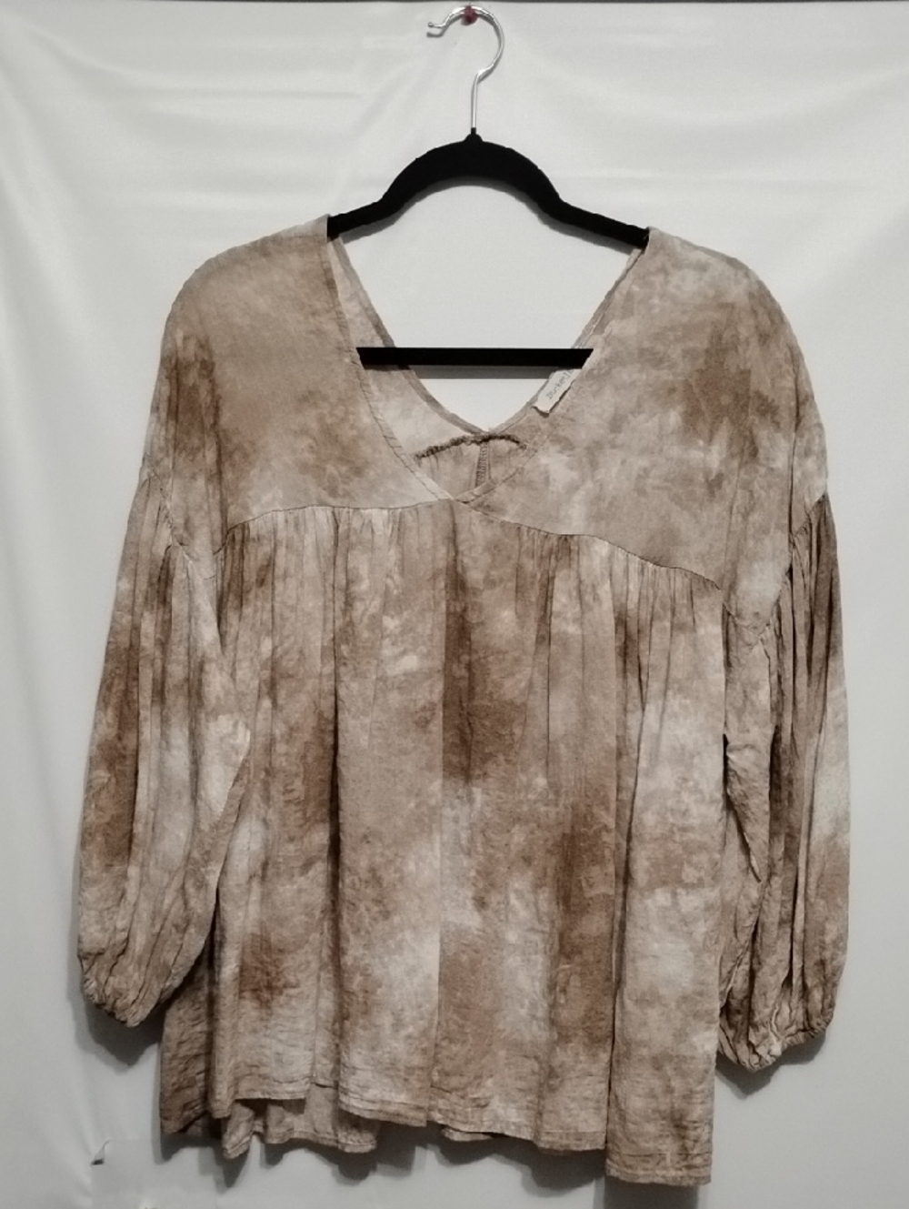 BUCKETLIST Tie-Dye Boho Babydoll Taupe‎ Tie-Dye V-Neck Peasant Tunic
